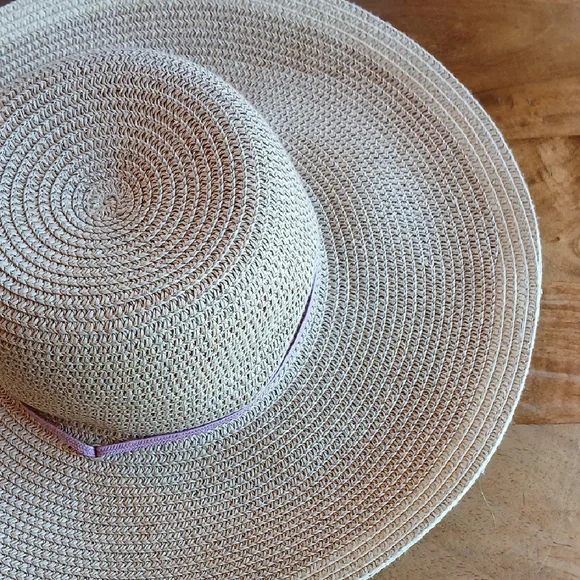 Elegant Tan Midwest Straw Sun Hat - Picture 3 of 10